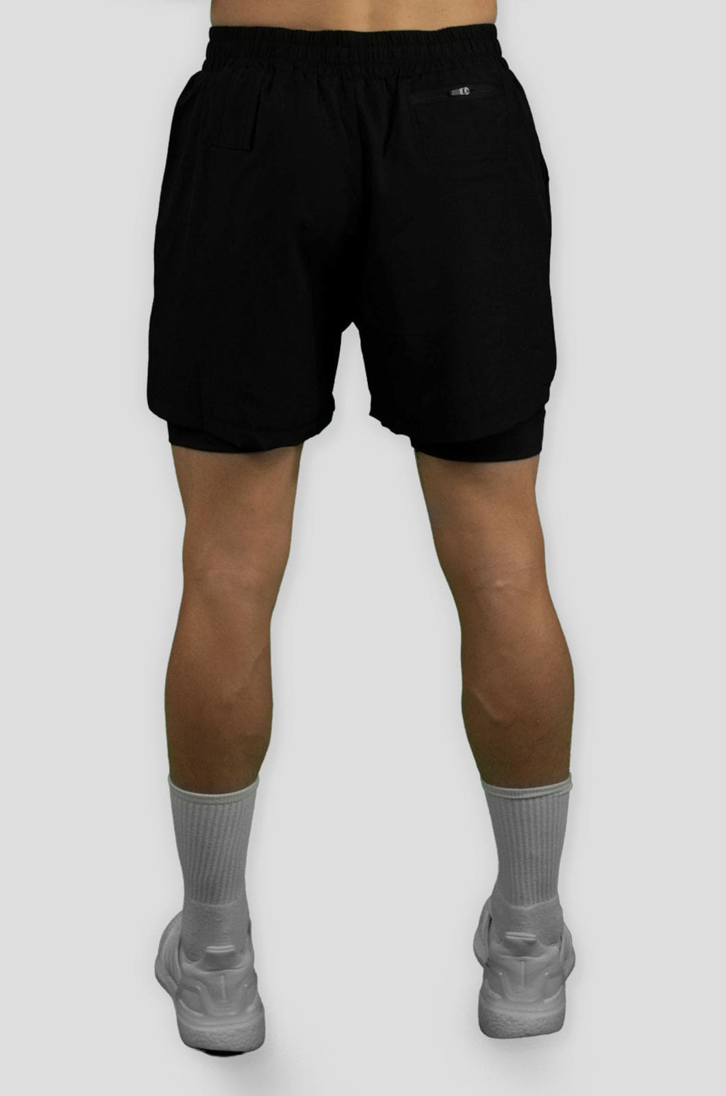 Snygga träningsshorts med mobilficka och ficka bak med blixtlås